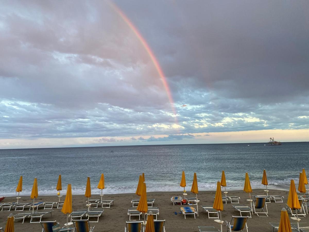 Casaamare Lägenhet Savona Exteriör bild
